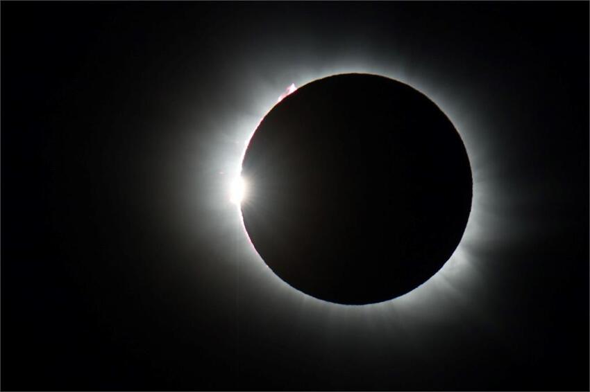 Slik fotograferer du en solformørkelse